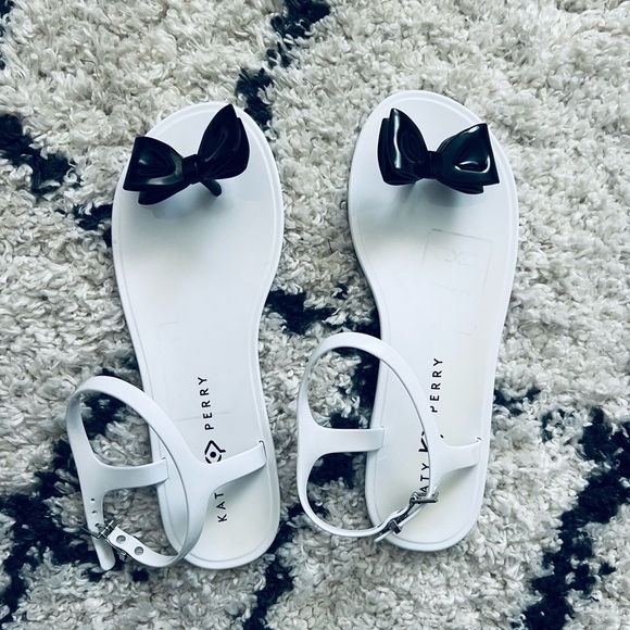 Katy Perry Collections Shoes - Katy Perry Bow Sandals size 8.5